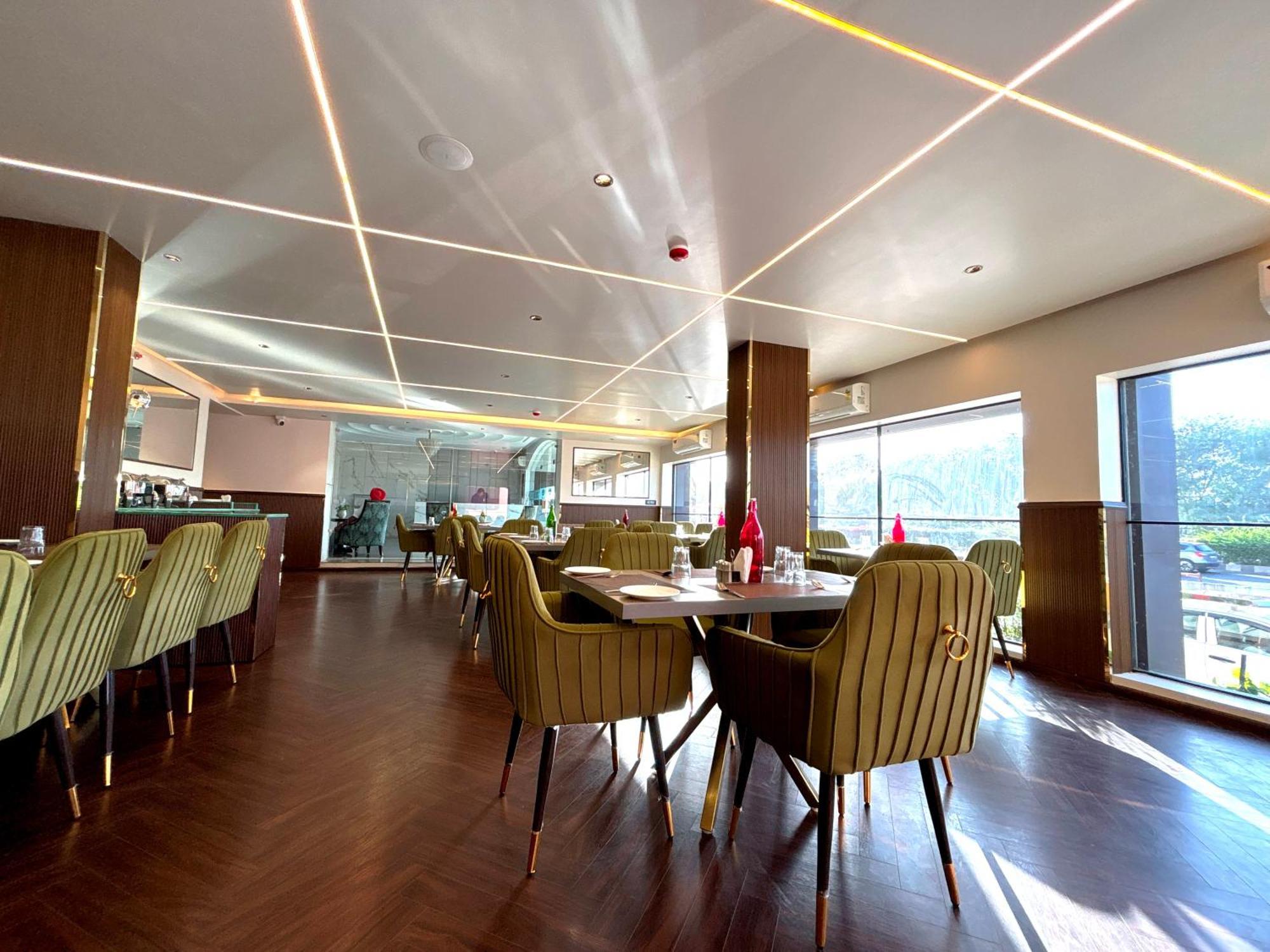 Hotel Arch The Lohias Ню Делхи Екстериор снимка