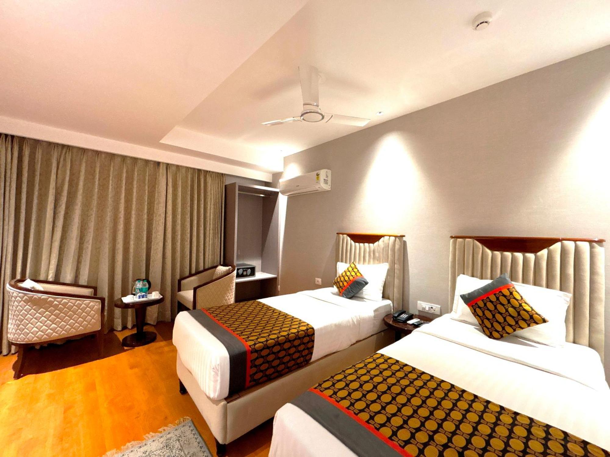 Hotel Arch The Lohias Ню Делхи Екстериор снимка
